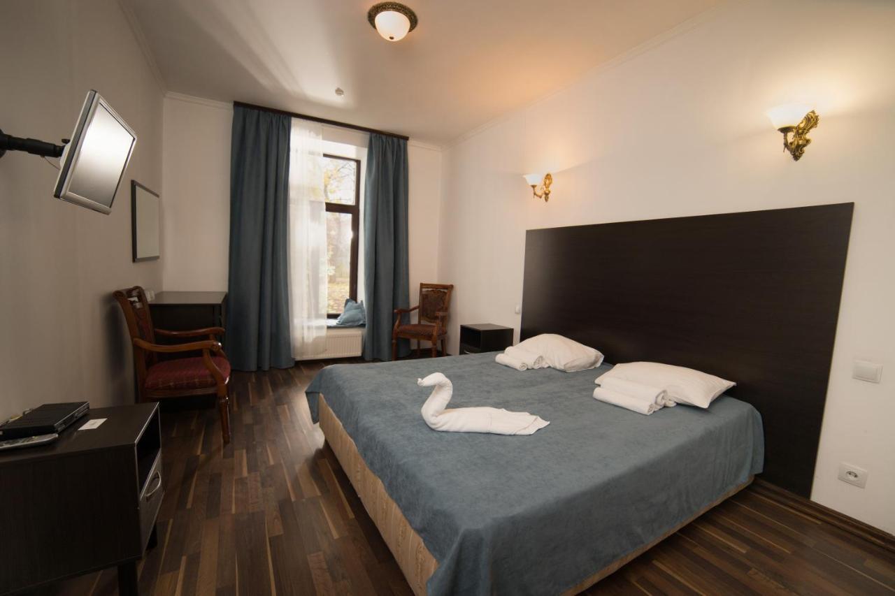 Alex Hotel Odessa Exterior photo